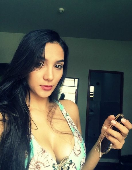 濃厚なラテン系熟女OnlyFans ホットセックス 写真