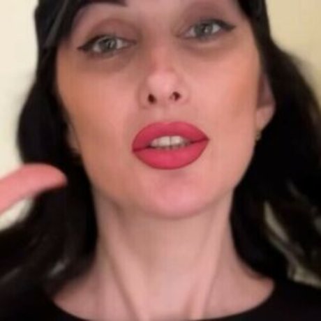 Liza Virgin xxxスター 写真