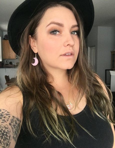 Tamara Lynn Chambers ヌードモデル 写真