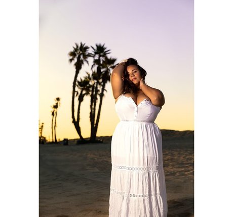 Nicole Denise Johansson セクシーモデル 画像