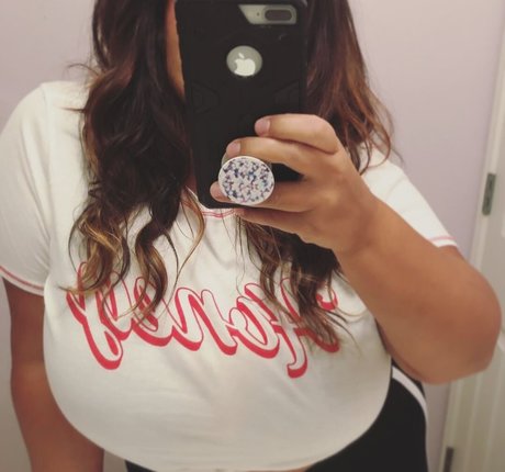 Nicole Denise Johansson 無料モデル 写真