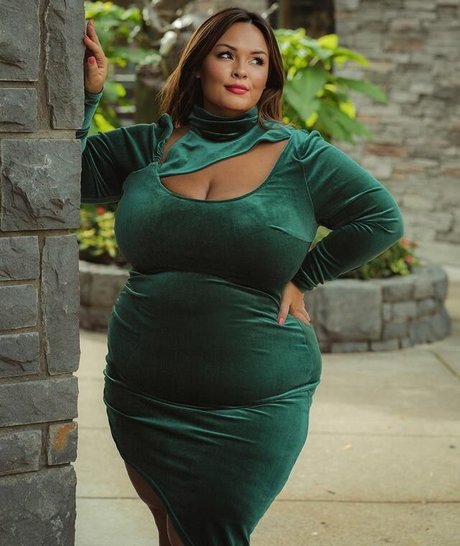 DMV オンリーファン ホット裸 写真