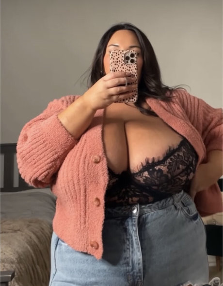 アジア人トゥインクOnlyFans ヌード 写真