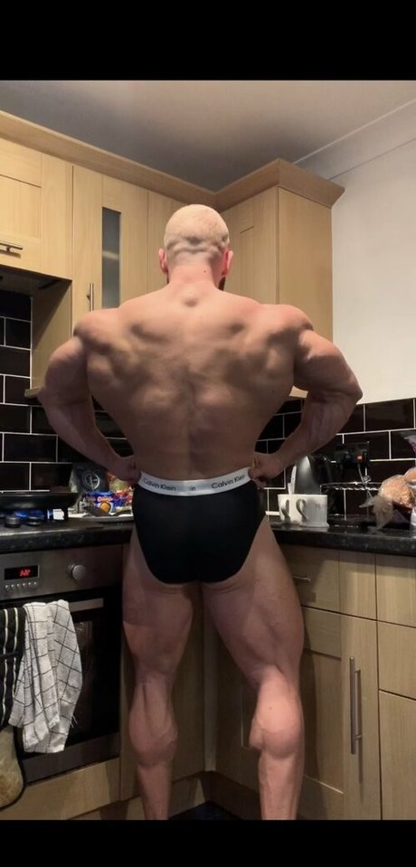 客室乗務員 OnlyFans ヌード 写真