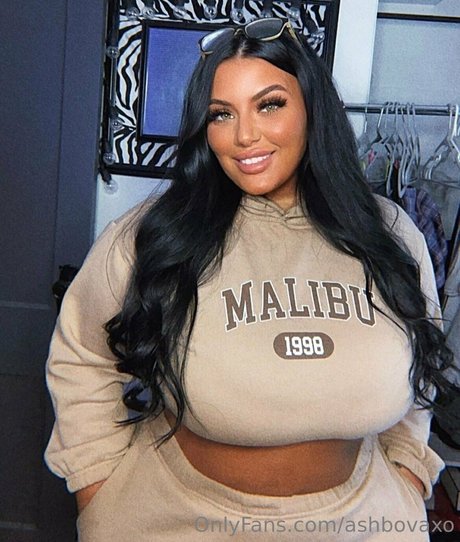 熟女 BBC OnlyFans HD 画像