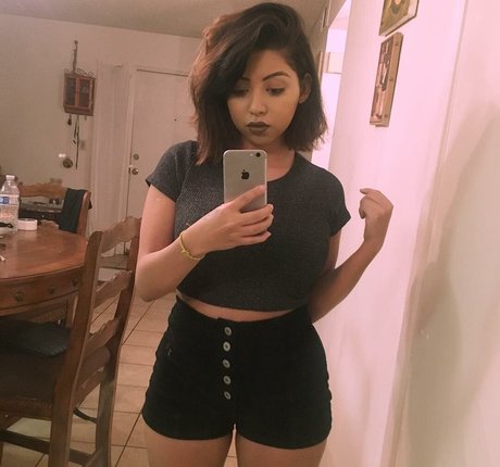 Sadd Pup ポルノスター セックス 画像