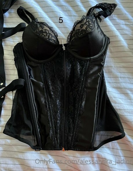 alessandra jadior 裸のスター 写真