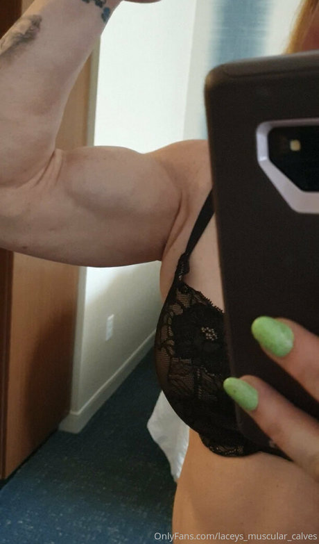 laceys muscular calves ヌードスター 写真