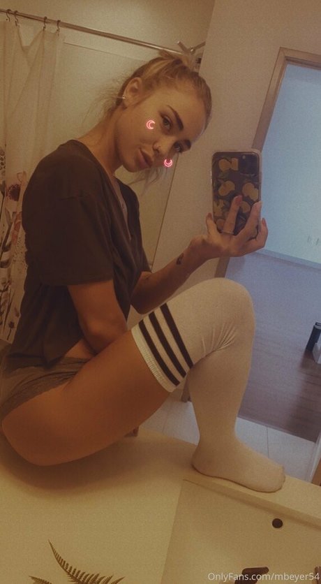 コメディアンのOnlyFans セクシー 画像