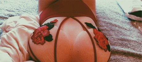 ニューハーフ 熟女 OnlyFans 美しい裸 ギャラリー