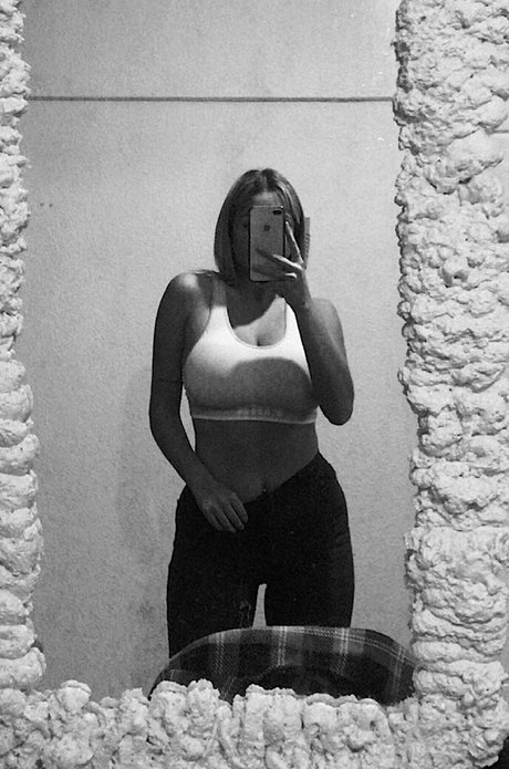 ブルネットの教師OnlyFans 無料裸 画像