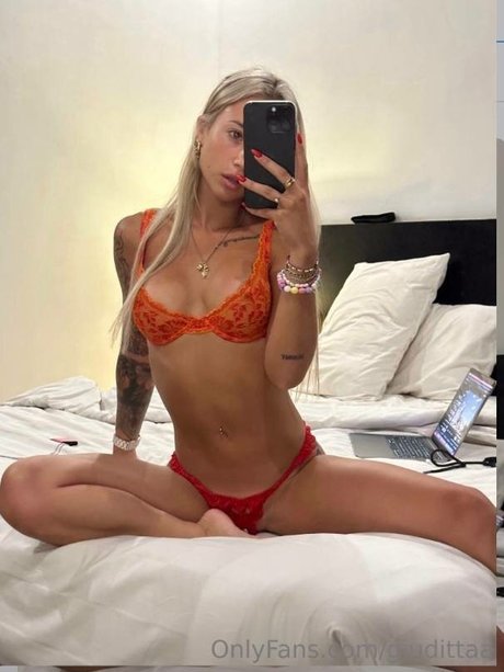 Judit Giudittaa Jucmis 限定モデル 写真