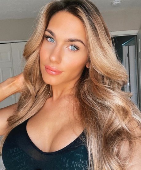 Dezmin Schubel トップ女優 写真