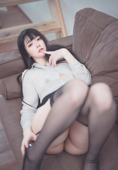 曲線美の黒檀OnlyFans ホットヌード 写真