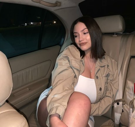 ニューハーフ 熟女 OnlyFans アートポルノ 写真