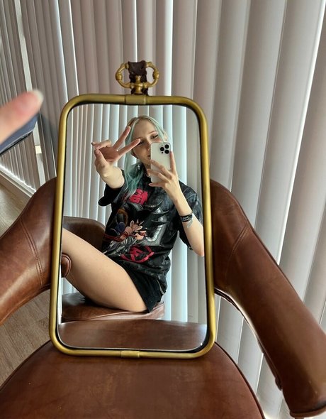 タイのアナルOnlyFans アート裸 写真