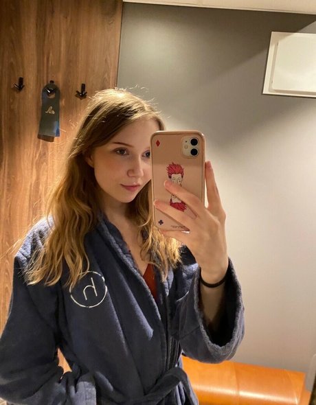 アジア人痴女OnlyFans 美しい裸 画像