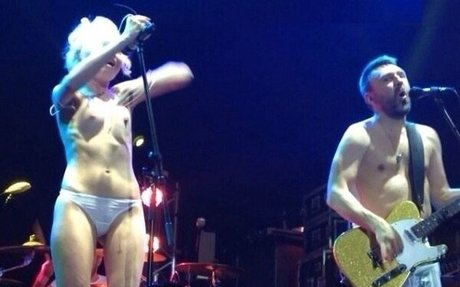 Alica Vox ポルノスター セックス 写真