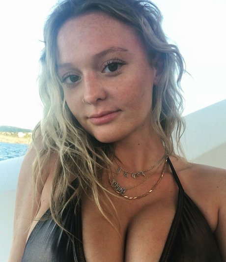 Poppyy Hopson ヌードモデル 画像