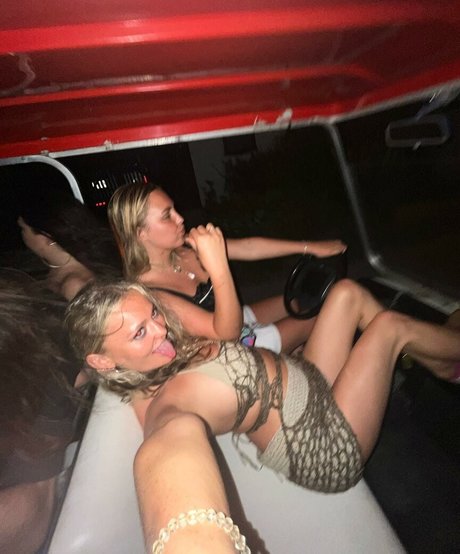 バイセクシャルカップルのOnlyFans ホットセックス 写真