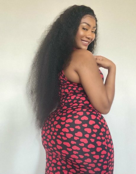 CoolieMonae ポルノモデル 写真