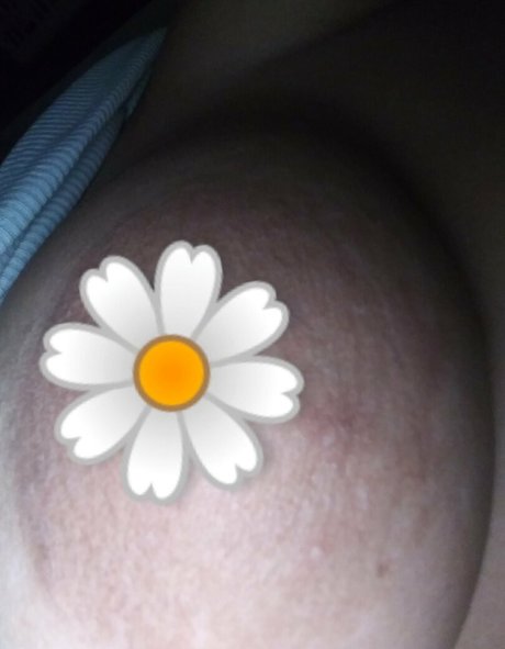 トゥワークオンリーファン 裸 写真