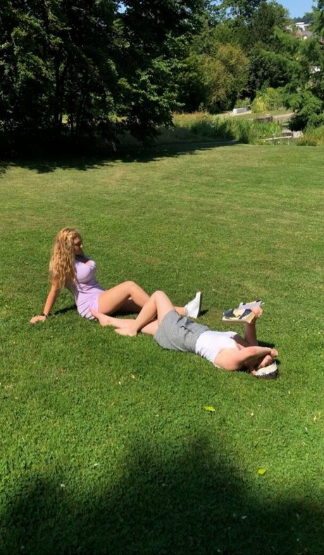 meakelena アダルトモデル 写真