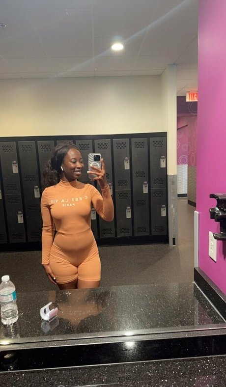 chynelle 美しいモデル 画像