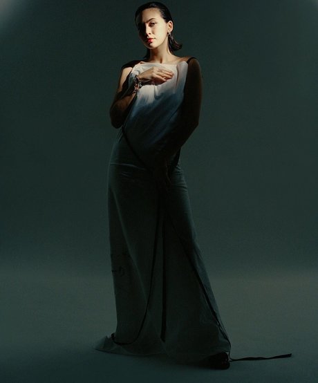 金髪ストリップOnlyFans 無料セクシー 写真