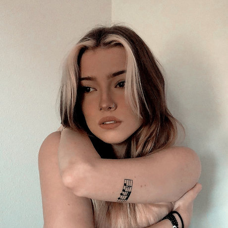 ティーンフィンガリングOnlyFans ホットセックス ギャラリー