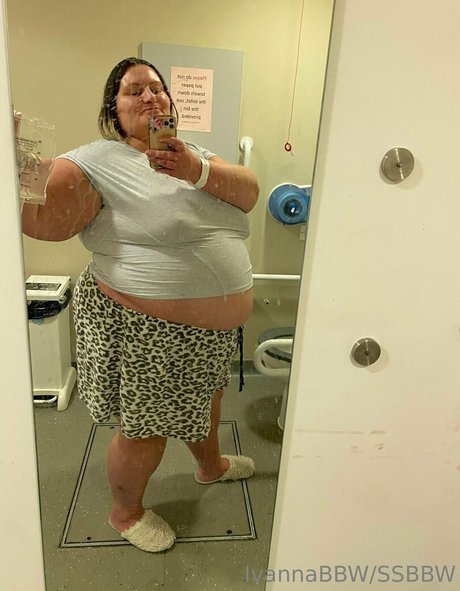 ivannabbw エロティックなポルノスター ギャラリー