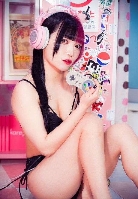 アジアの女性支配OnlyFans 可愛い 画像