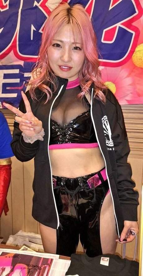 ブルネットの看護師OnlyFans トップ 写真