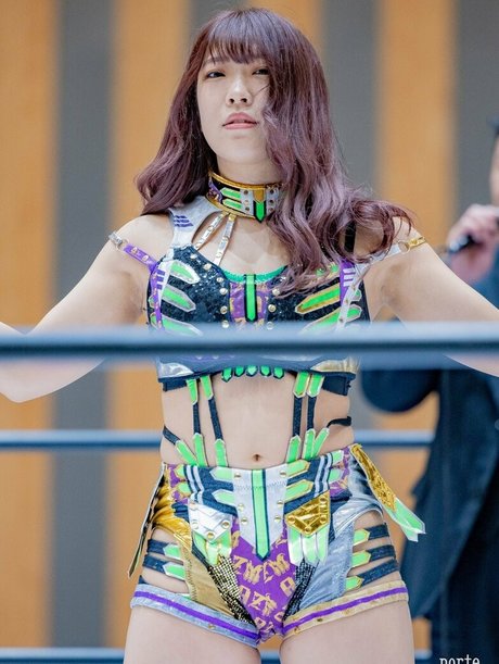 ディスコード トランス OnlyFans セクシーヌード 写真