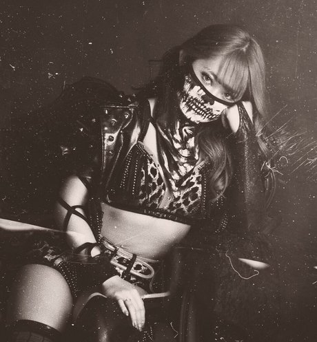 熟女 BBC OnlyFans アートヌード 画像