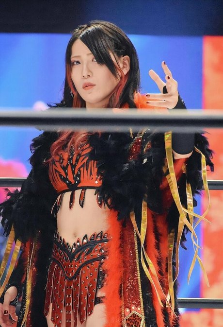 女装オンリーファン ヌード 画像