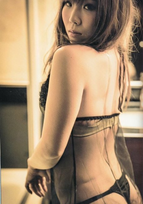 ぽっちゃり痴女OnlyFans 美しいヌード 写真