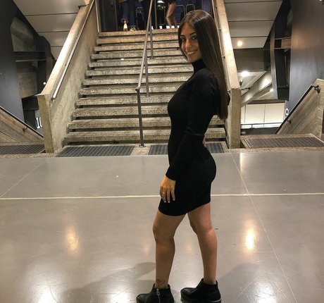 エボニーフィットネスOnlyFans セクシー裸 写真