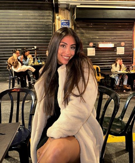 金髪の小柄なOnlyFans トップ ギャラリー