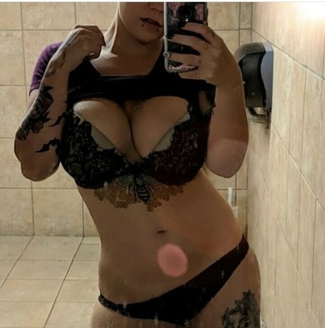 Midnightfox328 ポルノスター 可愛い 画像