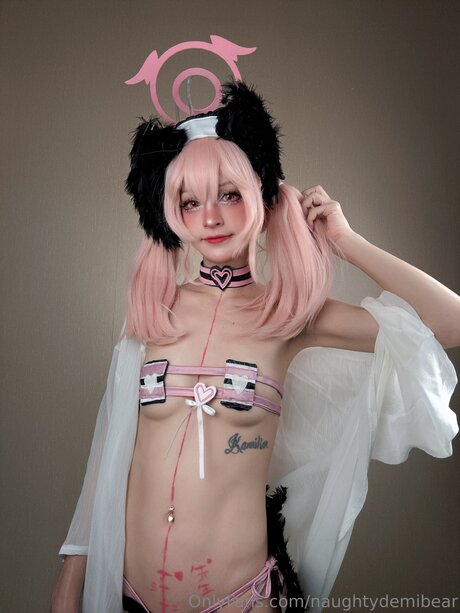 痩せたブロンドのOnlyFans アートヌード 画像