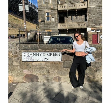 Aylin Tezel HDモデル 写真