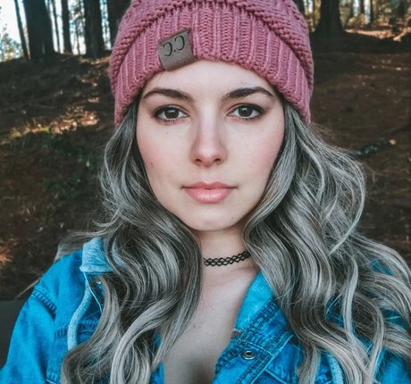 KatyRose9 top profile image