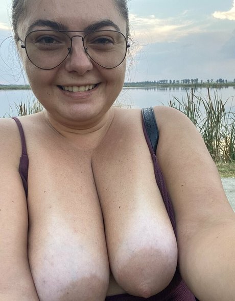 toxicannabella エロティックなスター 写真