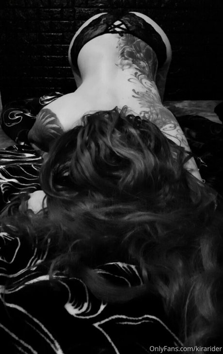 痩せたブロンドのOnlyFans ヌード 画像