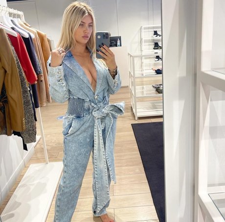 美しいベイビーOnlyFans ホットセクシー 写真