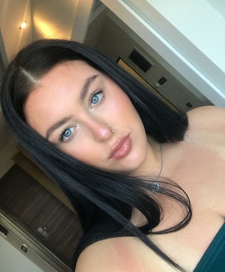 エボニートランスオンリーファンズ エロチック ギャラリー