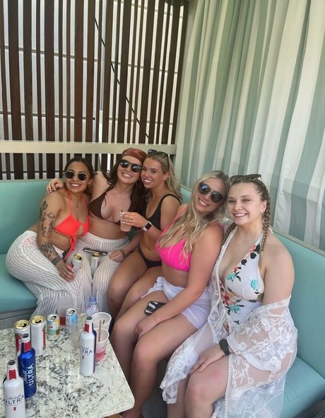 Alyssa K 完璧なスター アーカイブ