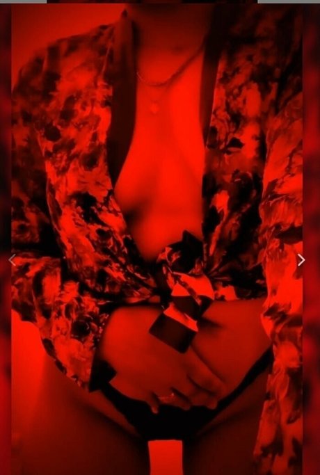 uwetdreams アダルトモデル 写真