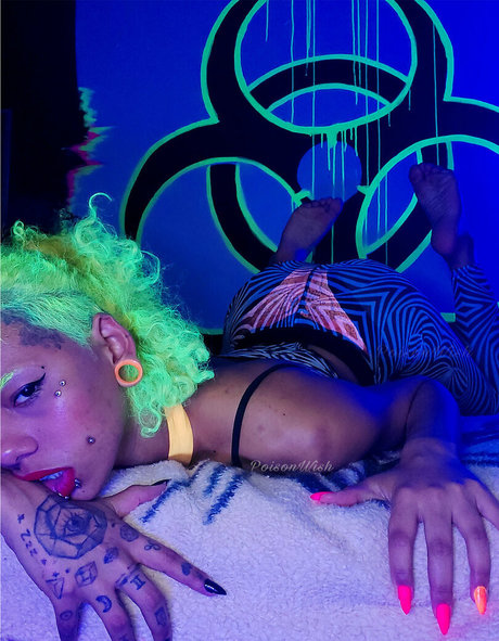 poisonwish エロティックモデル ギャラリー